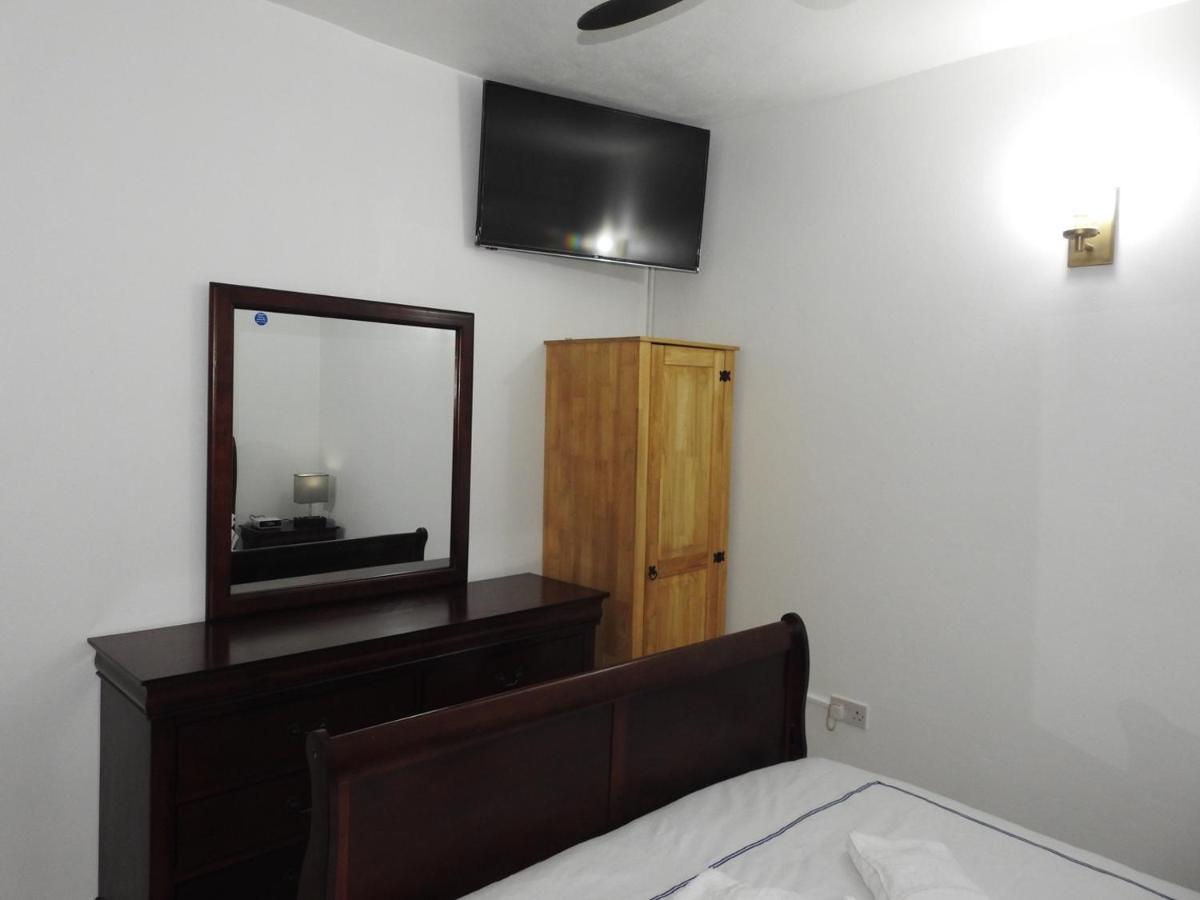 Belview Apartments Belmont Екстериор снимка